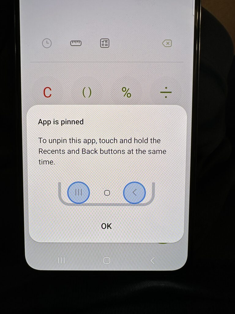 Screenshot of the calculator app on an Android phone with a notice showing that the App has been pinned.
